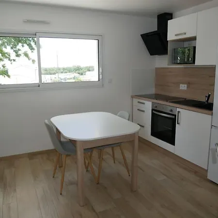 Апартаменты Appt T2 Confortable Ла-Рош-сюр-Йон